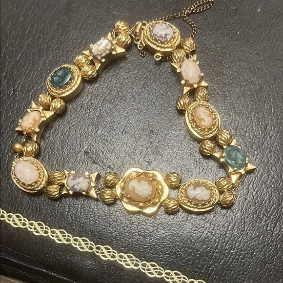 This rare one of a kind Victorian cameos 14k Gold,Crystals,Emerald bezel set. - Picture 2 of 6
